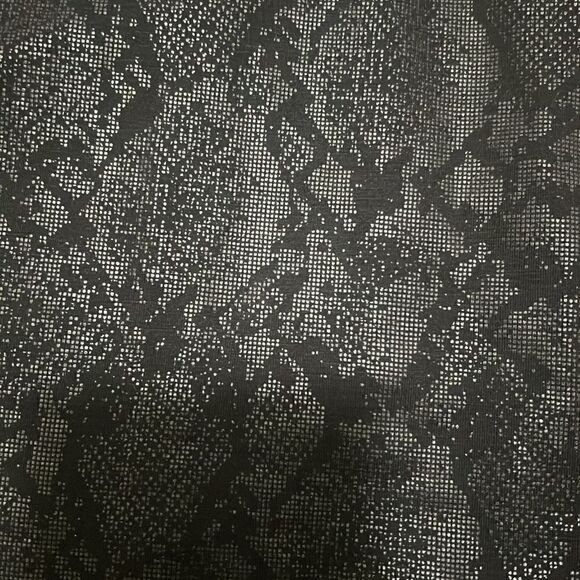 All in Motion Black Tank Top - Snake Print Black Workout Top TANK - LIKE NEW - Picture 4 of 5